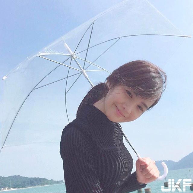 妹可以亂看，但找女朋友還是要挑這一款！高顏值小清新隱藏好身材，大馬校花正妹詩兒利