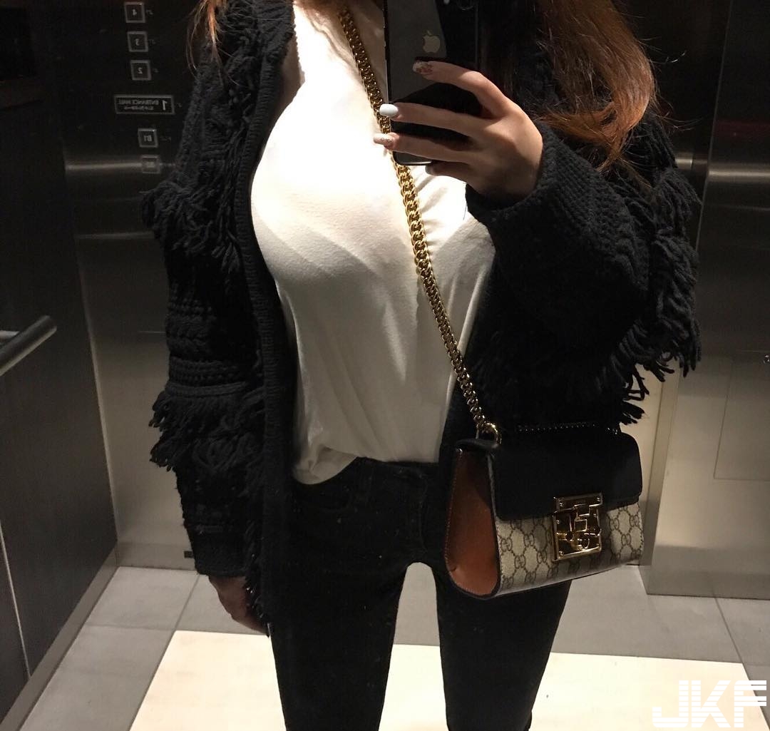 太扯！炫富女超誇張爆乳身材根本「兩顆氣球」掛胸口！網友：忍不住想戳&#8230;
