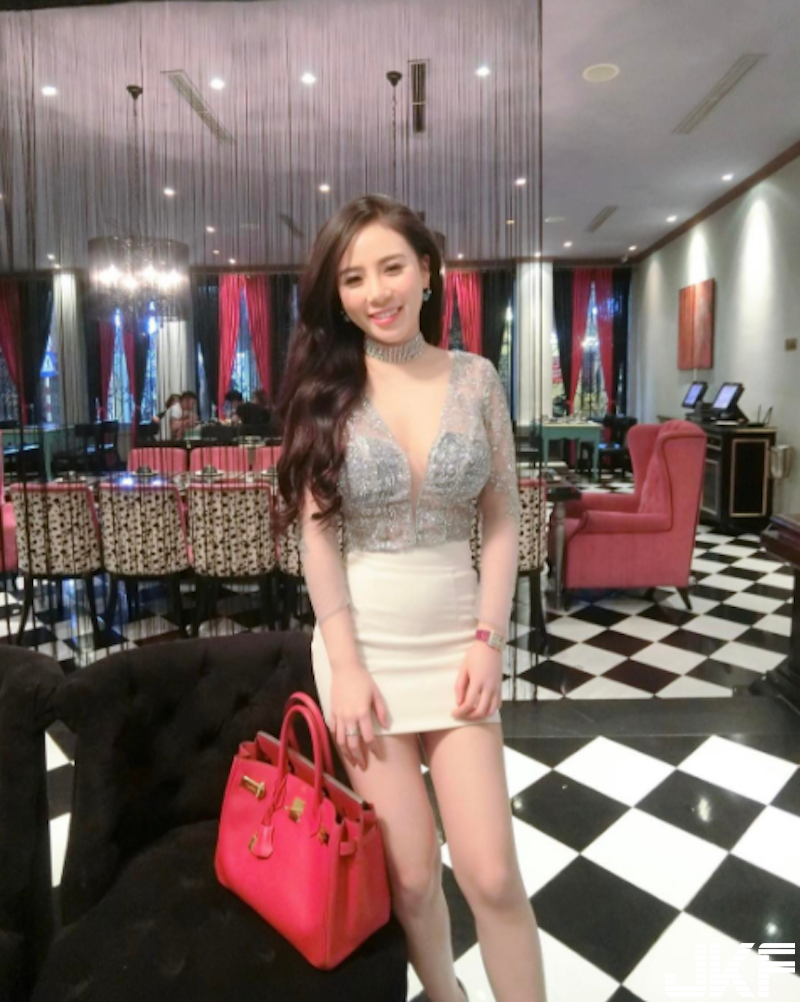 「SPA店老闆娘」乳量滿滿的優質服務！「雪白八字奶」意圖使人去店裡消費～