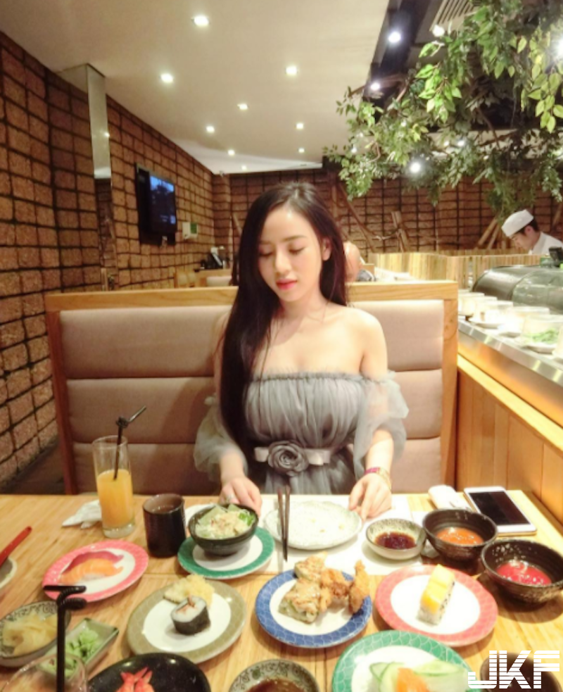 「SPA店老闆娘」乳量滿滿的優質服務！「雪白八字奶」意圖使人去店裡消費～