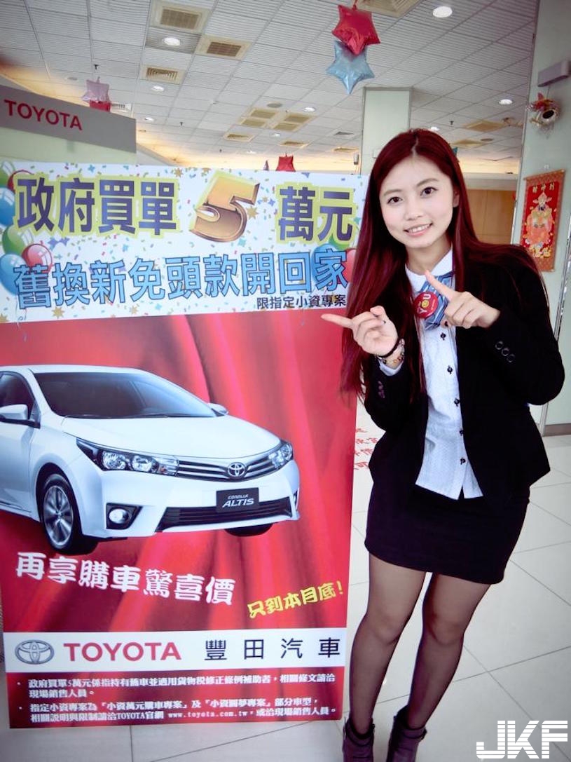 好可愛！Toyota「女業務超辣」讓人好想去試車！Line瘋傳的「工作畫面」車友都要衝了…