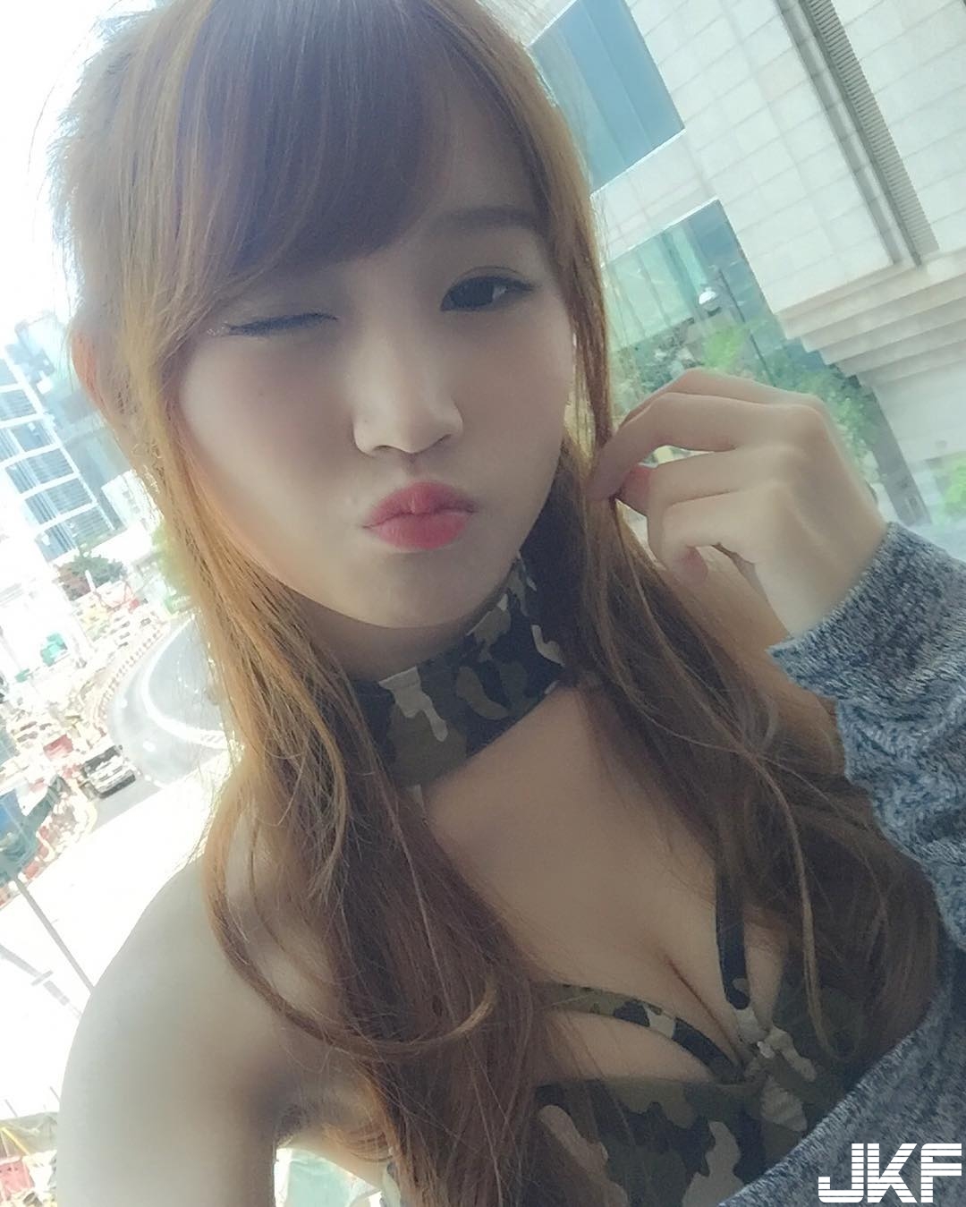 童顏逆天巨乳家政婦！為證明不是童工命令她只穿圍裙認證「發育完成」的身材&#8230;