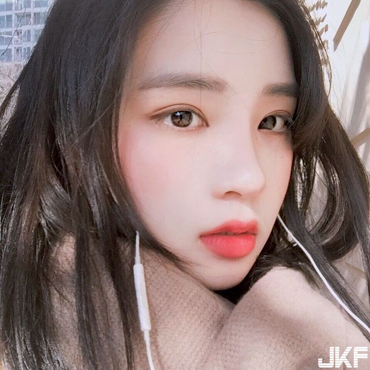 超天然！女友系母胎美人「顏值高」到嚇死人！母女合照讓人誤以為是姊妹…