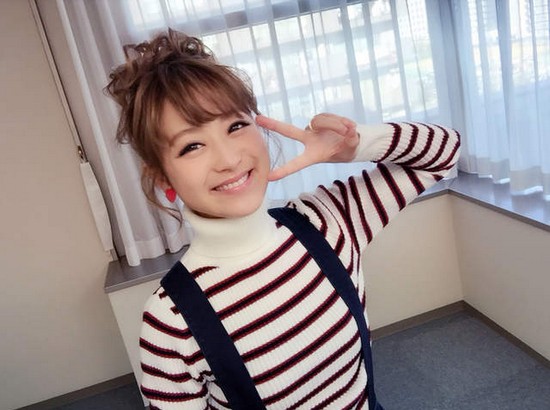 「新一代笨蛋女王」半身全裸出寫真！可愛形象太深刻…網友：你哪位？