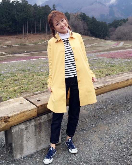 「新一代笨蛋女王」半身全裸出寫真！可愛形象太深刻…網友：你哪位？