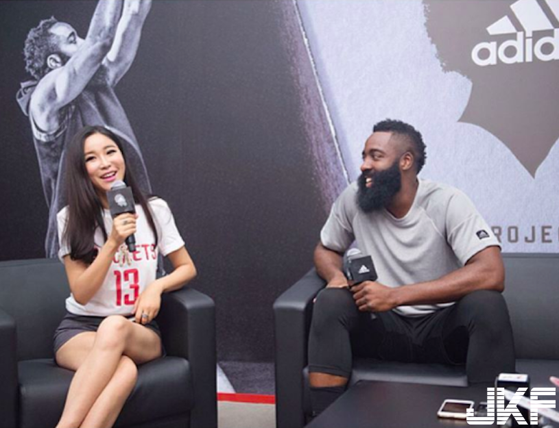 好可愛！NBA球場驚見「超正美腿辣妹」兇爆「D罩杯」讓人受不了！