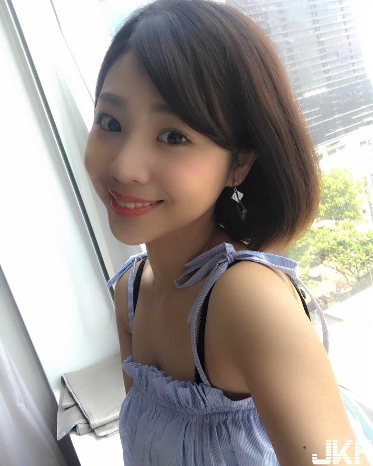 好兇爆！巨乳直播妹「白皙美乳」形狀也太迷人！超養眼「暴青筋畫面」讓人噴血…