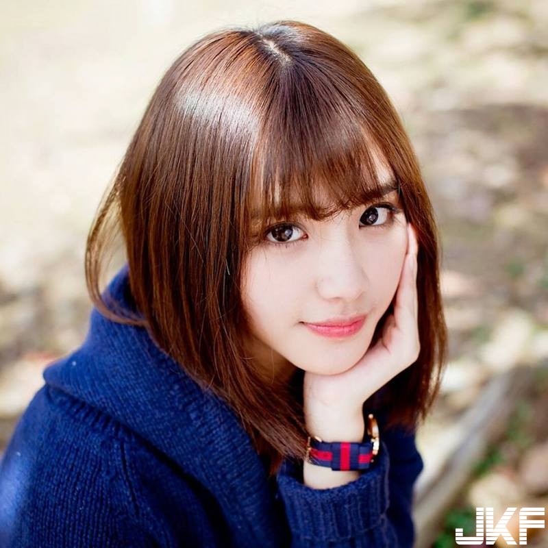 好白！大賣場買零食撞見「背心白乳妹」！渾圓飽滿又「中路大開」誰受得了&#8230;