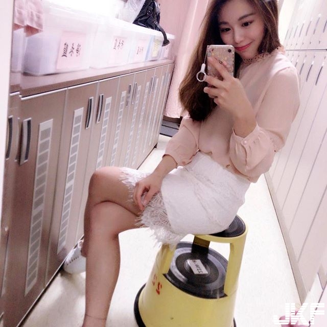 超甜美國泰護理師，一雙會笑的眼睛，還有超細長腿&#8230;.病人看的血壓都要升高了！