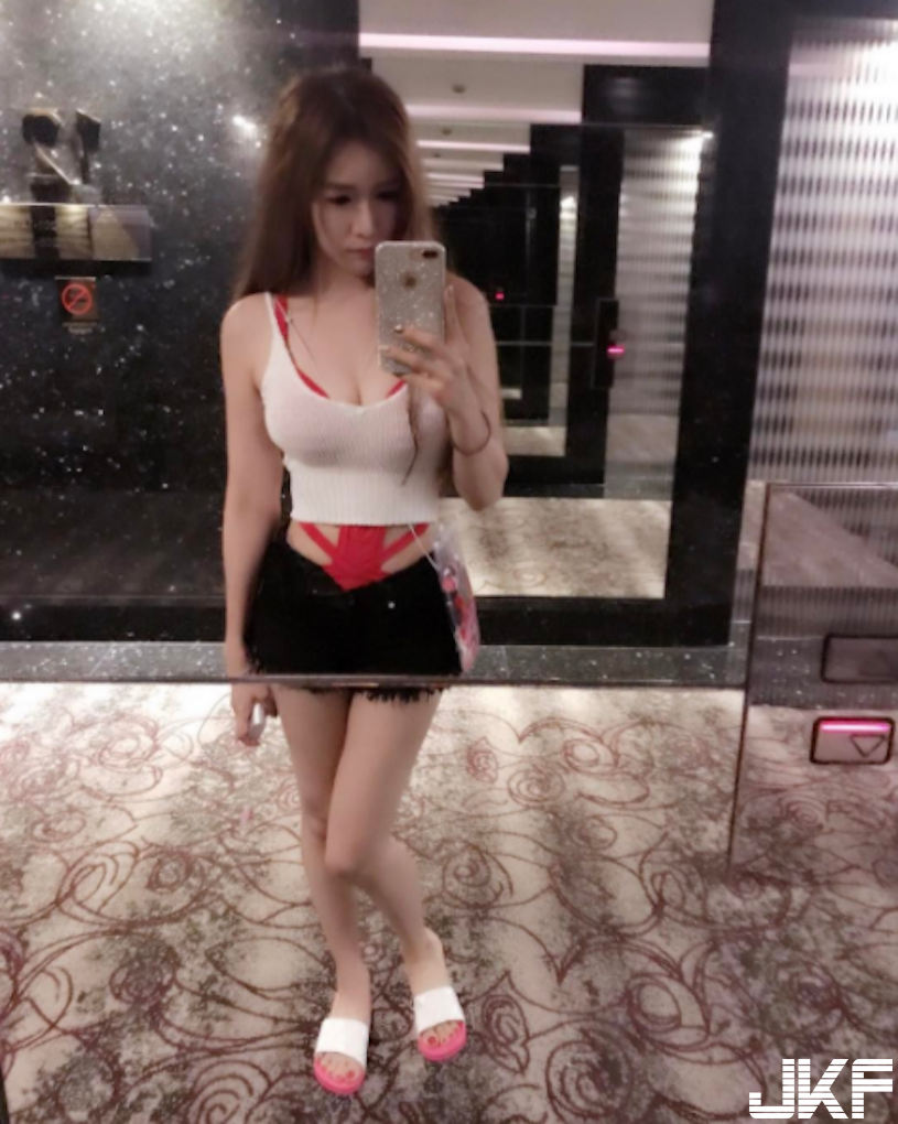 新國性感正妹「Naomi Liu」胸前能量好飽滿！