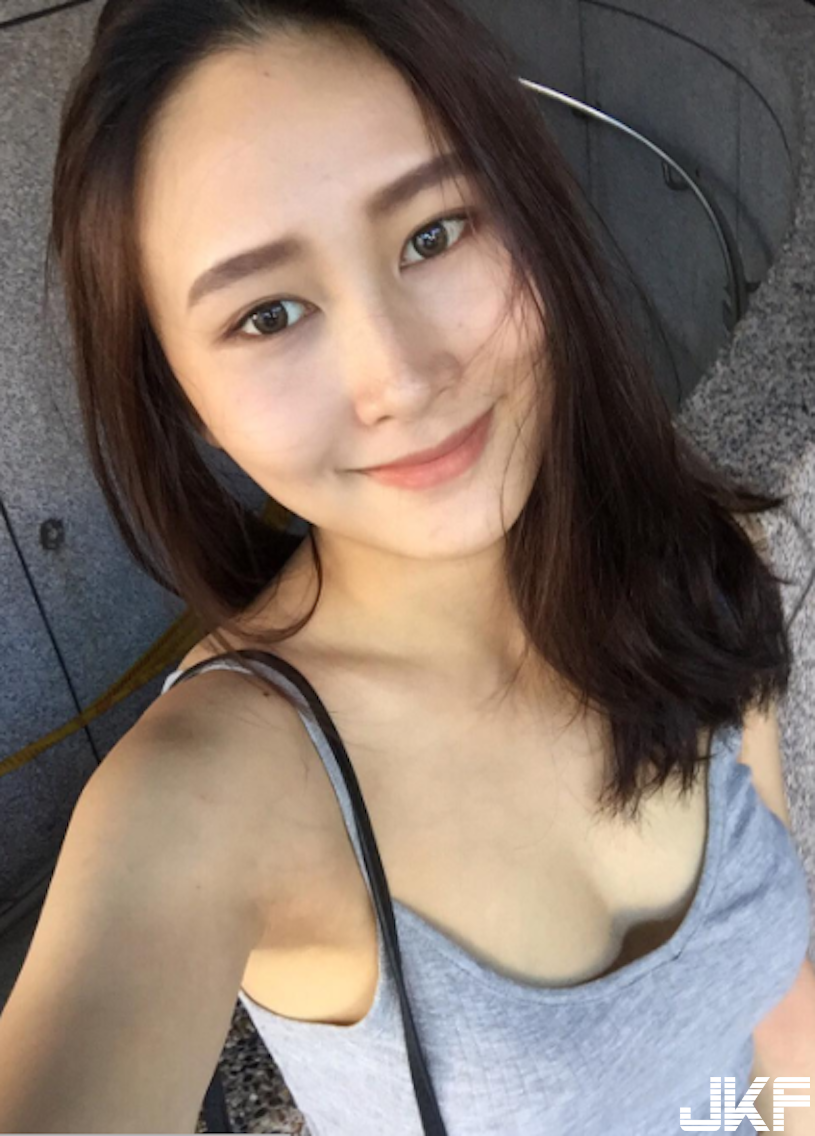 性感正妹擁「超強S曲線」  美胸長腿+背殺..根本極品！