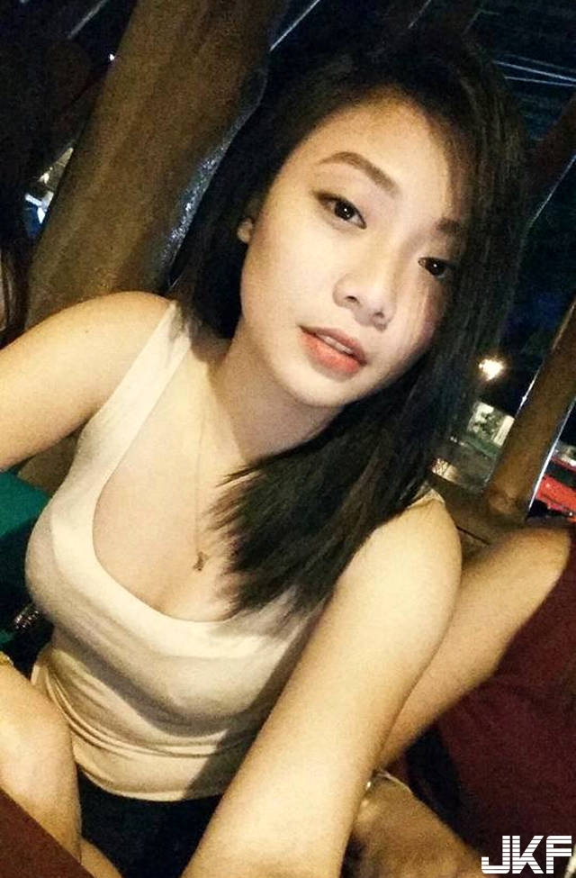 老師好兇！甜美小學老師有「奇特癖好」！喜歡「玩弄大蛇」好反差&#8230;