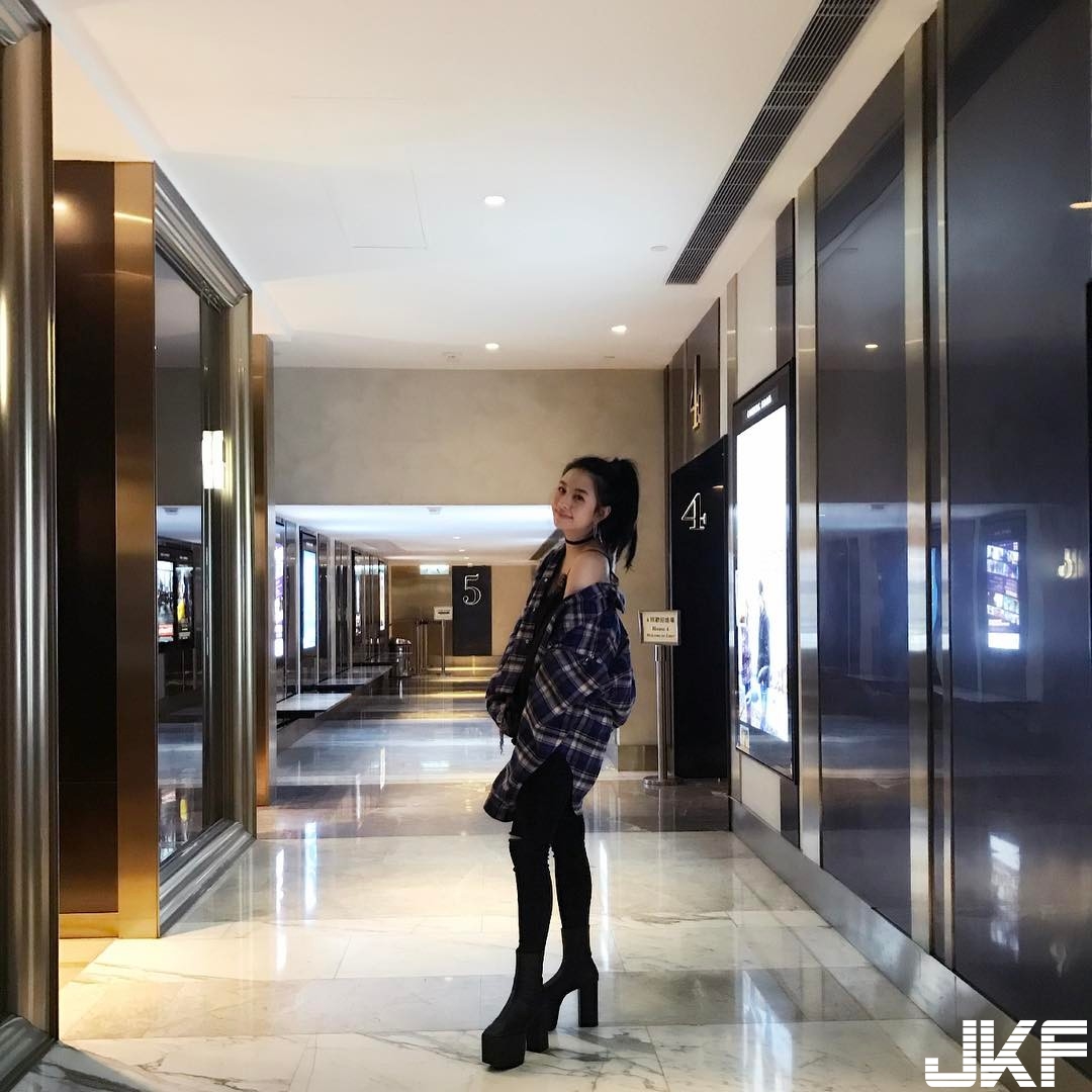 赤裸羔羊有接班人了！性感女神邱淑貞的女兒長大追求者眾多！