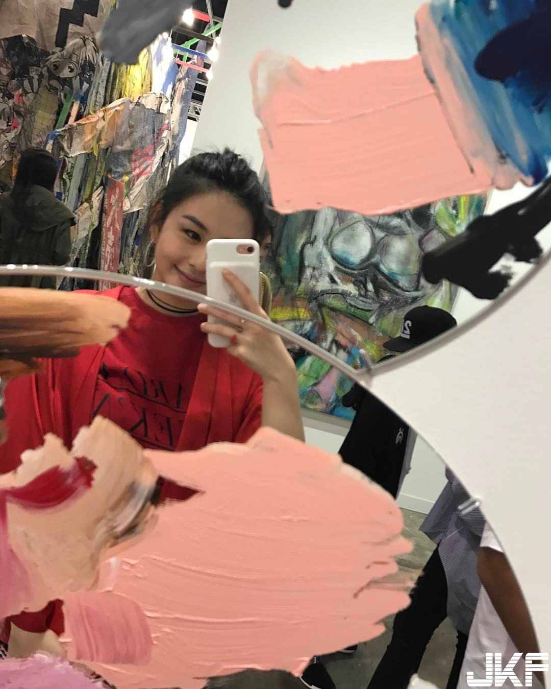 赤裸羔羊有接班人了！性感女神邱淑貞的女兒長大追求者眾多！
