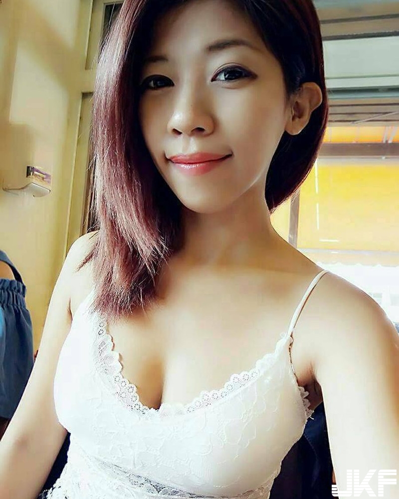 「捧乳妹」再出招！直播「翹臀舞」性感加碼「地獄視角」刺激心血管