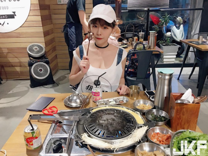 是真的！台灣「美乳英文老師」好辣！渾圓白皙的雙球學生上課都不敢站起來了啦！