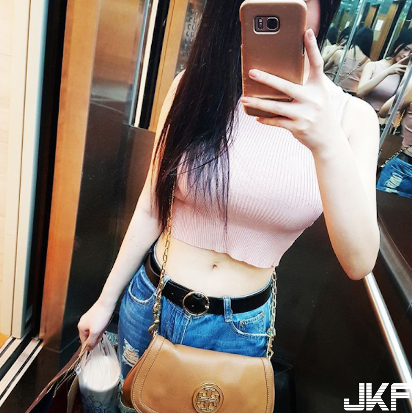 吃飯一直被拍！「爆乳妹吃麵線」邪惡視角太犯規！超猛豪乳溝讓人看醉了&#8230;