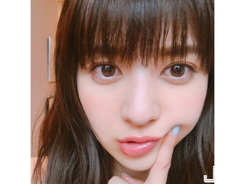 「汽車奶妹」公然脫衣超挑逗！比基尼下的「渾圓水滴乳」看了真的好害羞&#8230;
