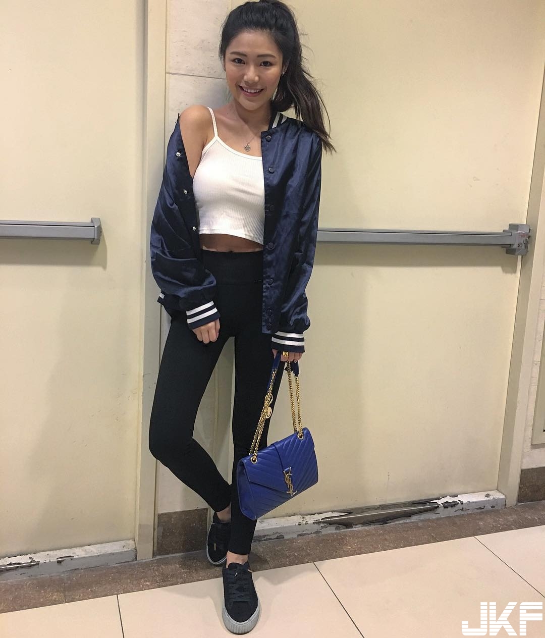 正妹讓人好驚訝！清新外表下的「火辣身材」太反差！原來是「隱乳」&#8230;