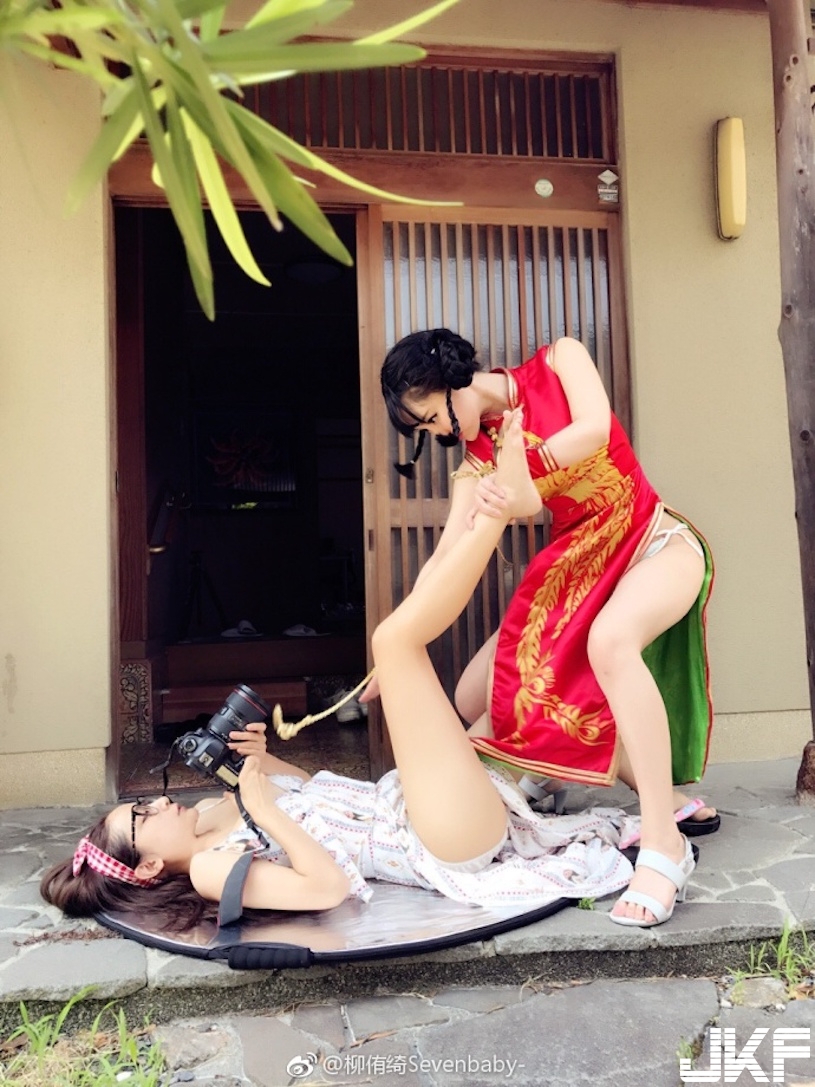 好粉嫩！海邊巨孚乚妹「新鮮肉體」美乳太逆天！若隱若現的「養眼畫面」讓人受不了…