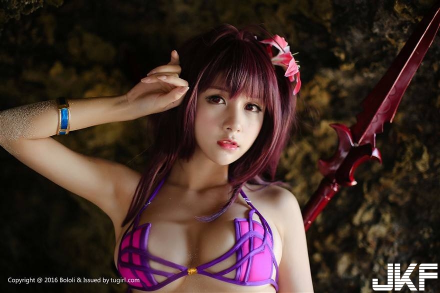 好銷魂！沙灘驚見「白嫩爆乳妹」整顆快跑出來！超可愛「美乳畫面」真的太犯規…