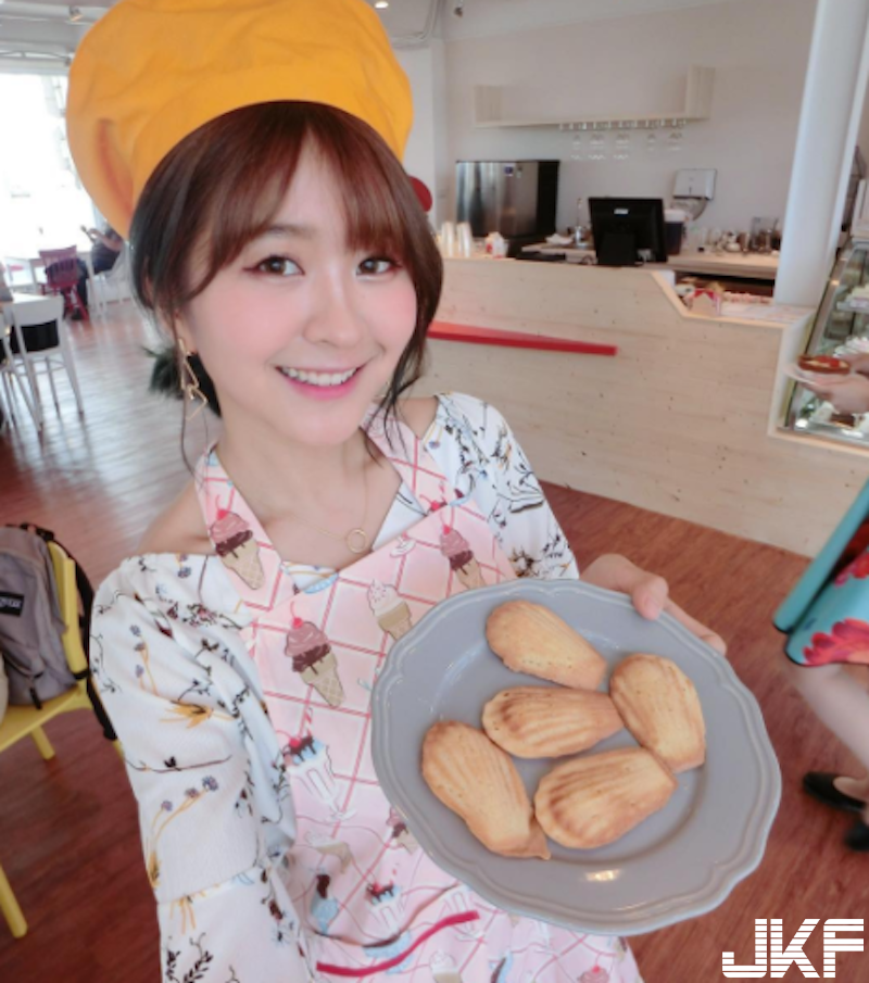 深藏不露！台灣嫩奶正妹海邊比基尼大秀「渾圓白乳」太誘人，紅到香港去！