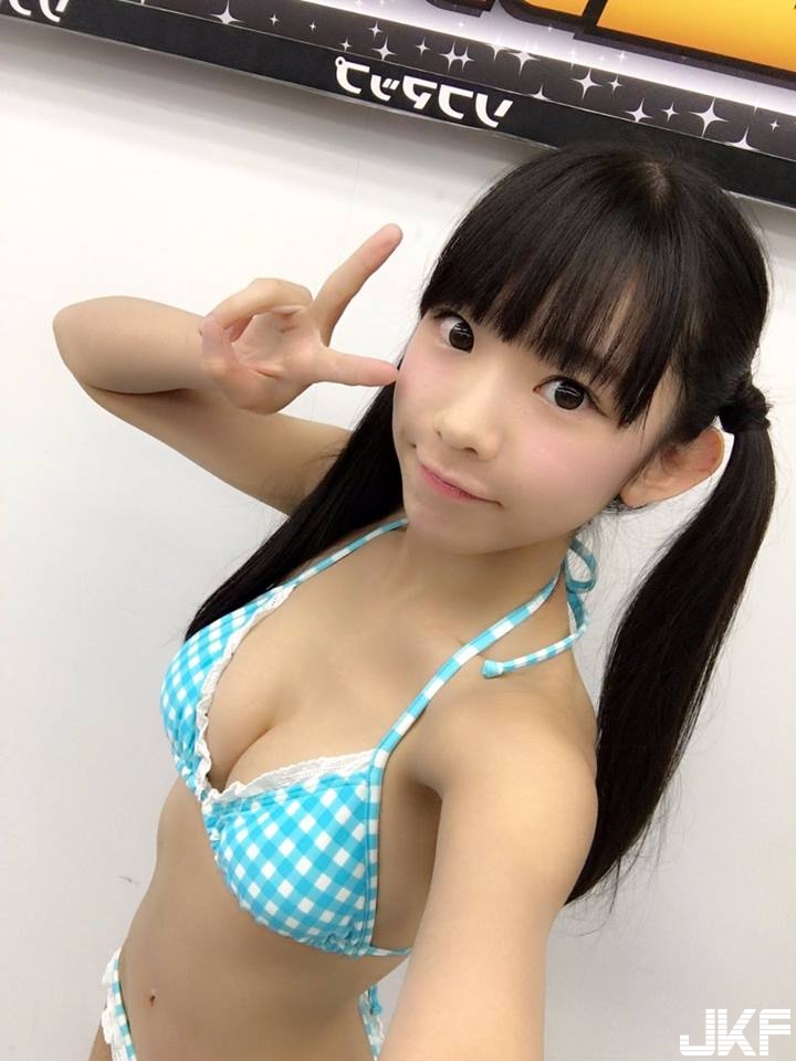 F奶夏日解禁！高顏值「童顏正妹」但乳量卻超驚人…網友：想犯罪了！