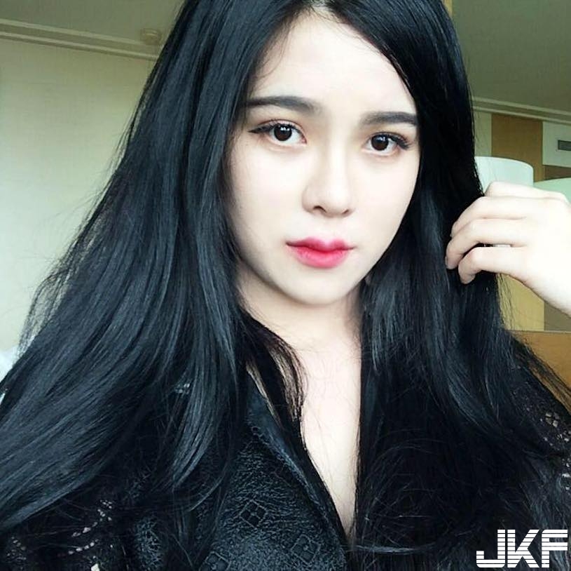 越南版「迪麗熱巴」笑容超甜美！　爆乳自拍照好火辣，完全就是天菜啊！