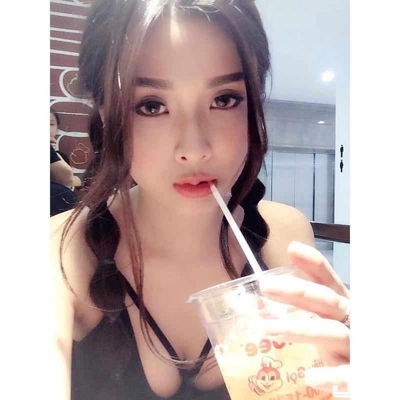 爆乳林依晨4ni？性感越南妹「深V嫩奶」好好看！還有誘人馬甲線！