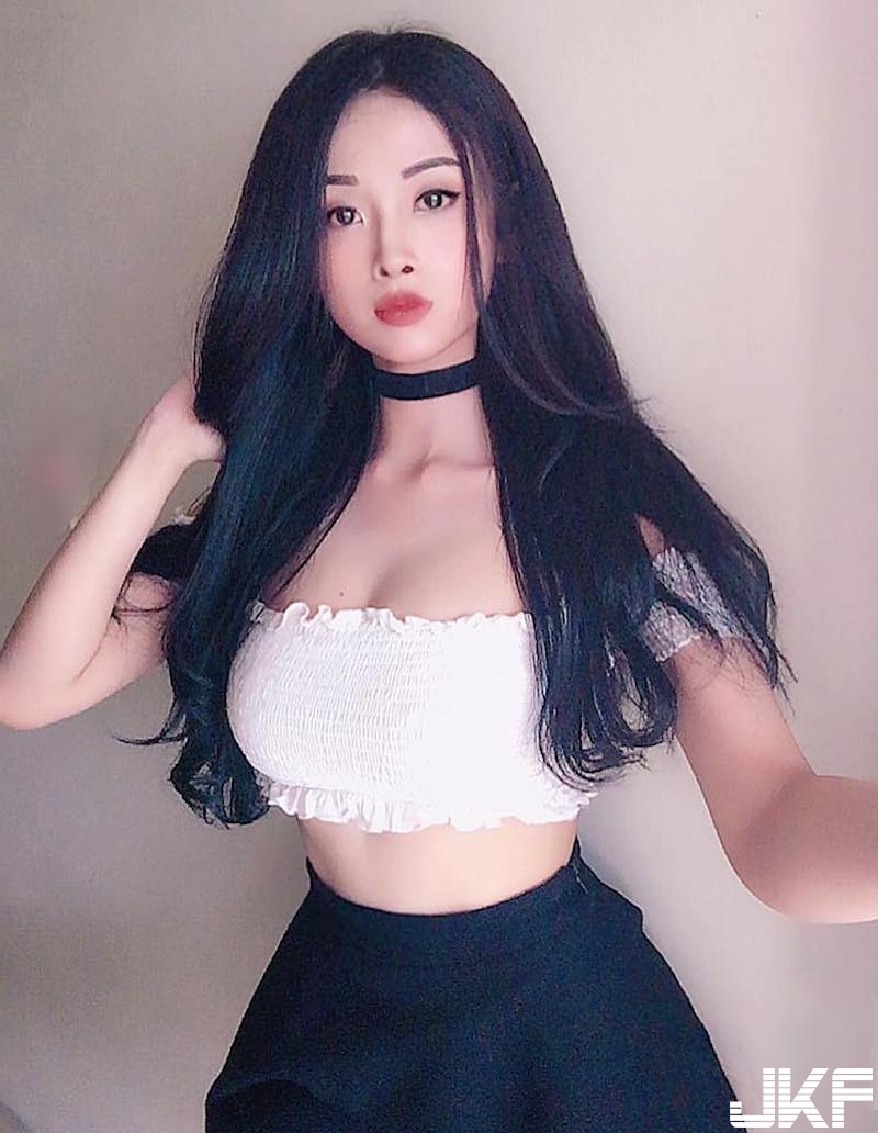 爆乳林依晨4ni？性感越南妹「深V嫩奶」好好看！還有誘人馬甲線！