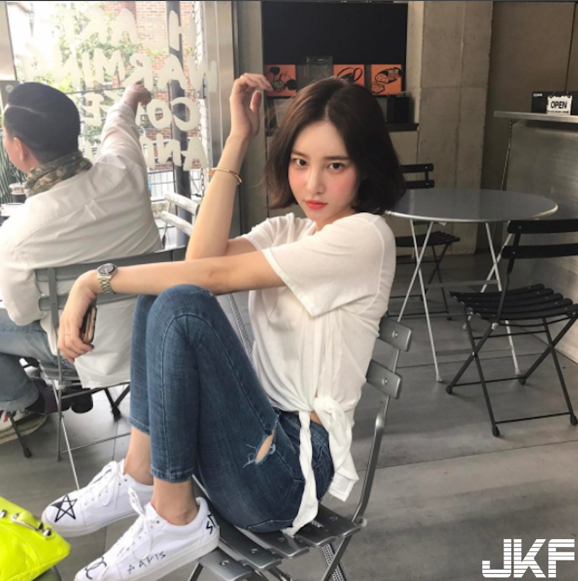 【6upoker】韓國九頭身短髮妹子！　逆天長腿一伸出，完全就是名模等級啊！