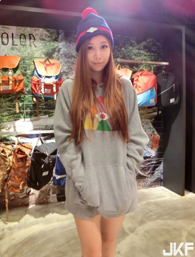 好兇～「H」appy美眉意外被衣服出賣！藏不住的那股狠勁讓人越看越嗨