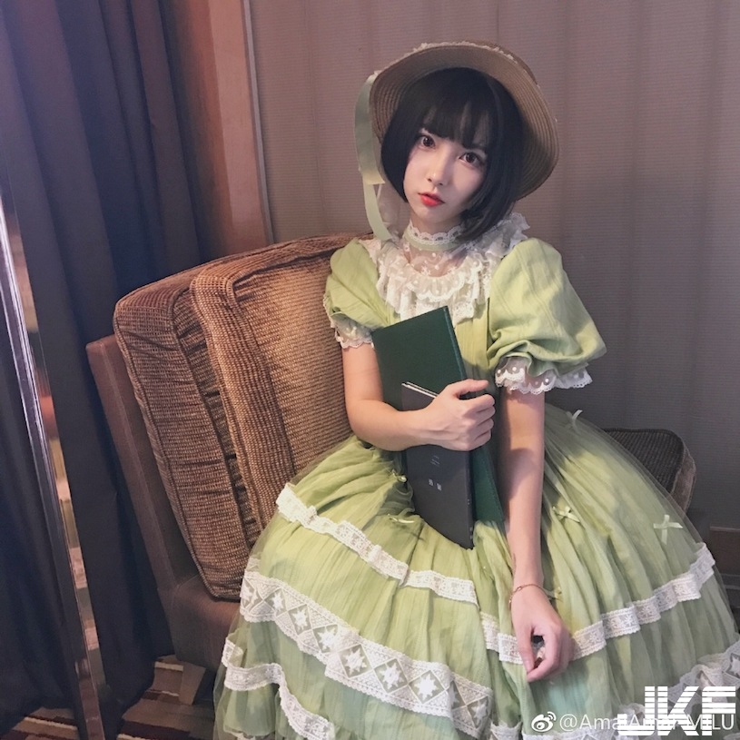 蘿莉控的最愛！　甜美正妹激似「真人版娃娃」，小隻馬身材好讓人心動！
