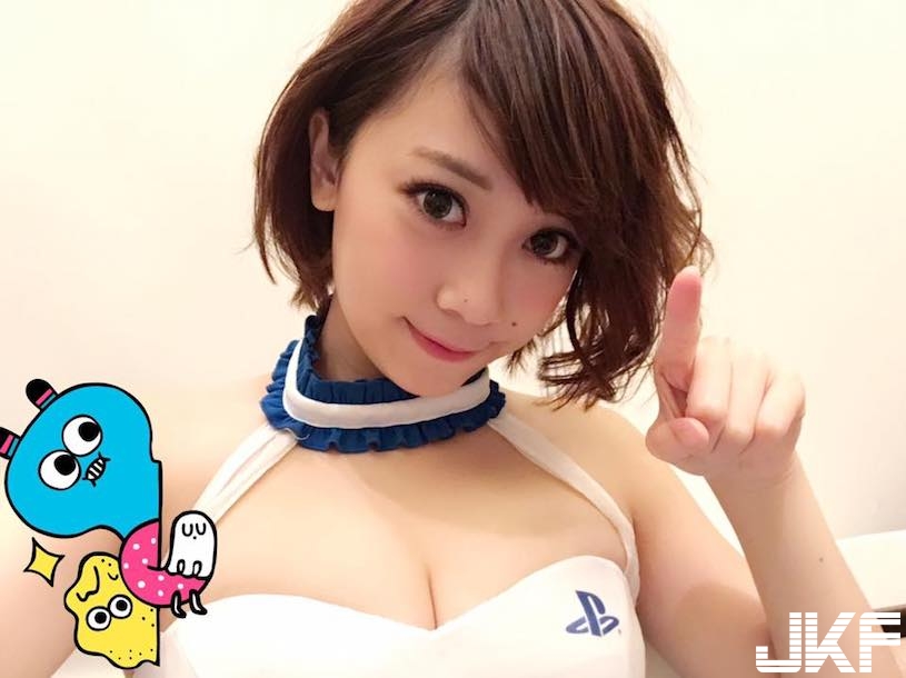 超性感實況主！　鏤空衣蹦出「雪白美乳」，一彎腰就讓人噴鼻血！