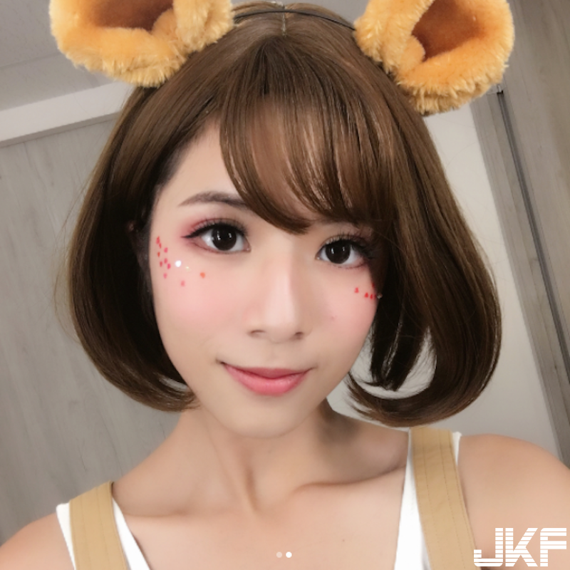 「大奶拉拉熊」正妹！笑容甜美、渾圓曲線～能駕馭各種「動物裝扮」！
