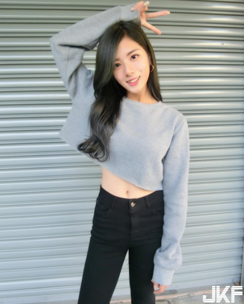 台南好市多驚見「運動爆乳妹」！小露細腰好性感！IG裡更多美照&#8230;