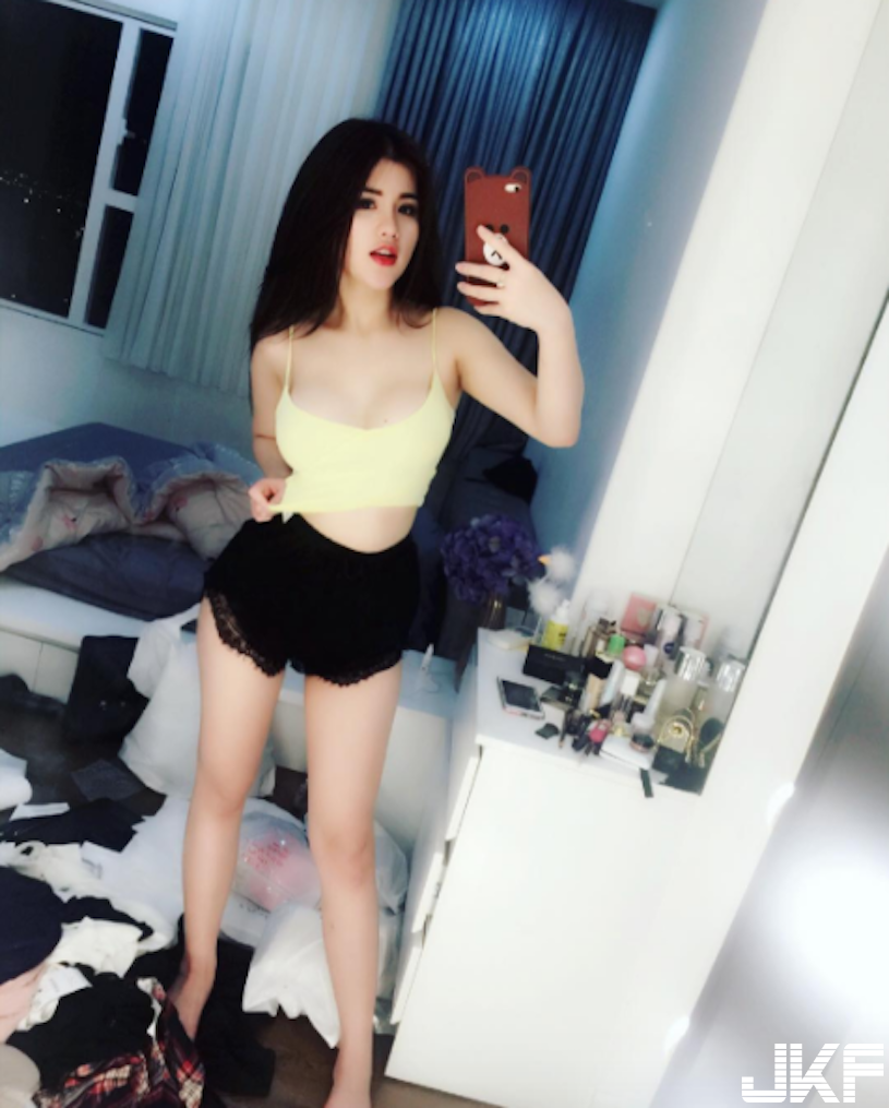 好白嫩！美胸「旅店老闆娘」乳量都溢出來！深夜放送「養眼福利」畫面好害羞