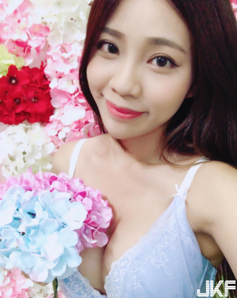 超完美側乳！由上往下的「神之角度」！瑞秋「性感比基尼」陪你度過酷暑&#8230;