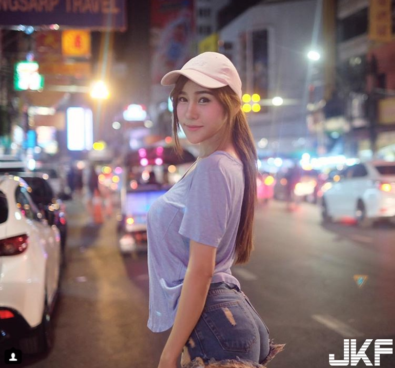 我覺得很可以～泰國的「逆天巨乳」內衣真的罩得住嗎？