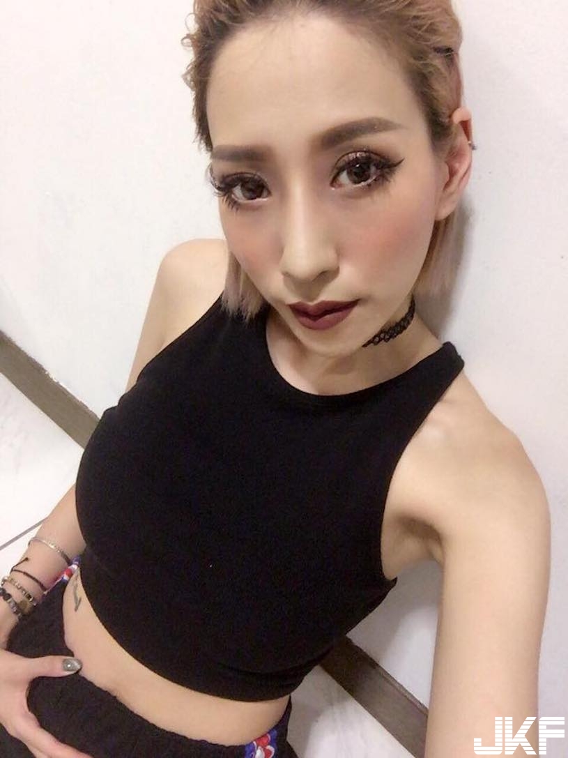 超火辣女DJ！　放音樂加送「性感美乳」，「現場搖擺」嗨翻全場！