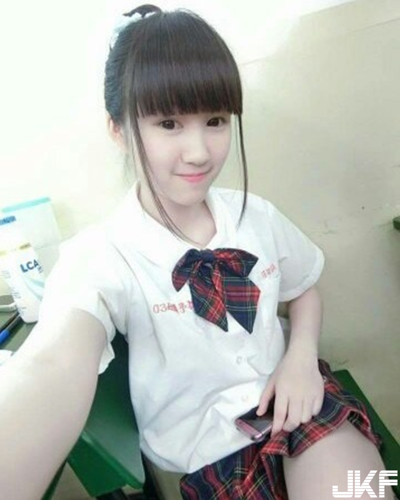 發育太好！莊敬高職童顏美胸「147小隻馬」！制服快被「兩顆渾圓」撐開！