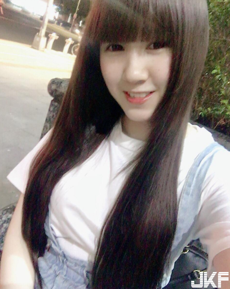 發育太好！莊敬高職童顏美胸「147小隻馬」！制服快被「兩顆渾圓」撐開！