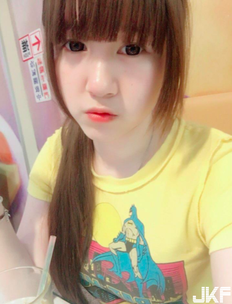 發育太好！莊敬高職童顏美胸「147小隻馬」！制服快被「兩顆渾圓」撐開！