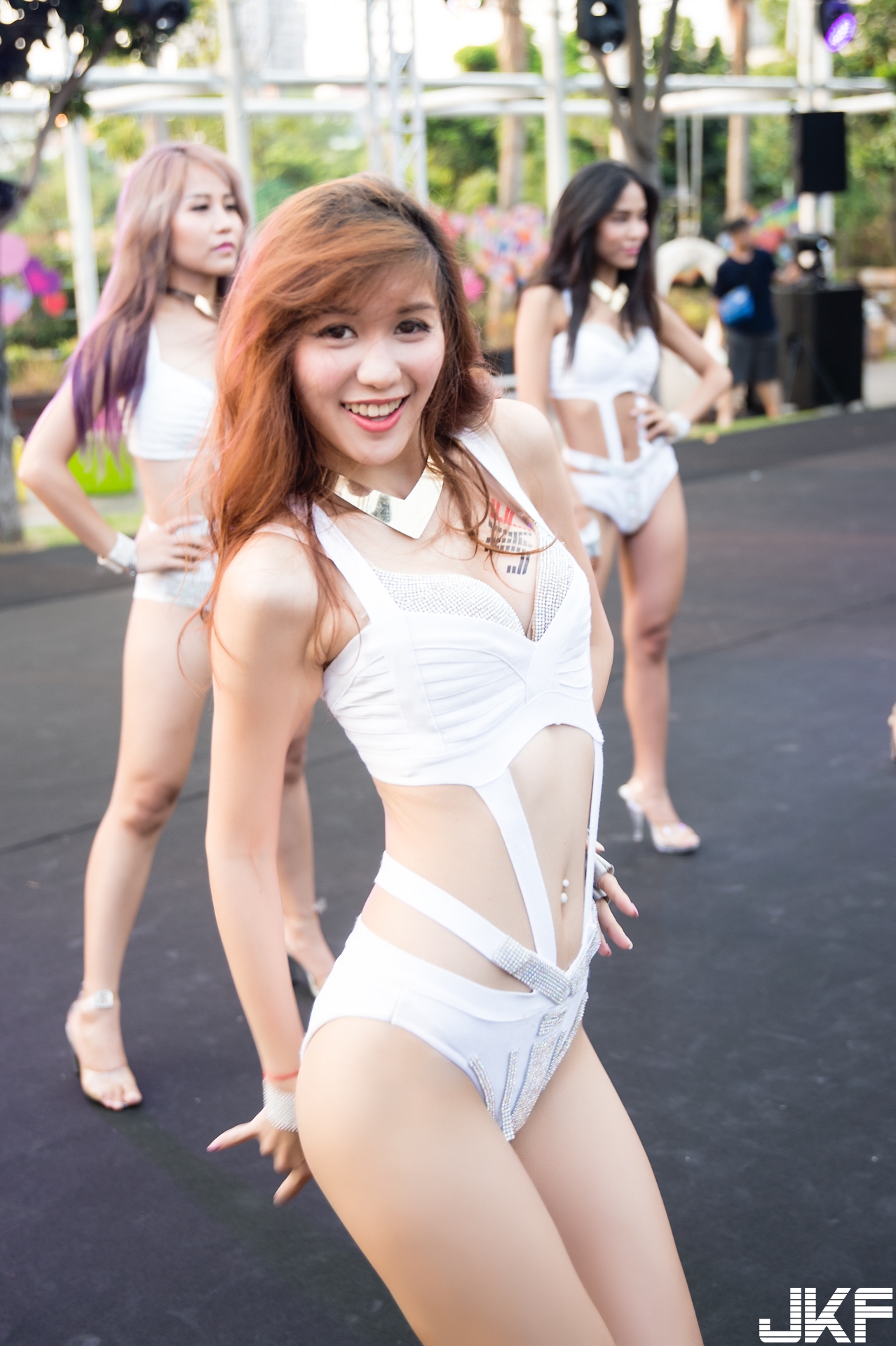超性感！JKF泳池派對「火辣臀舞」畫面好震撼！全台灣最炸的舞團「Luxy Girls」嗨翻全場