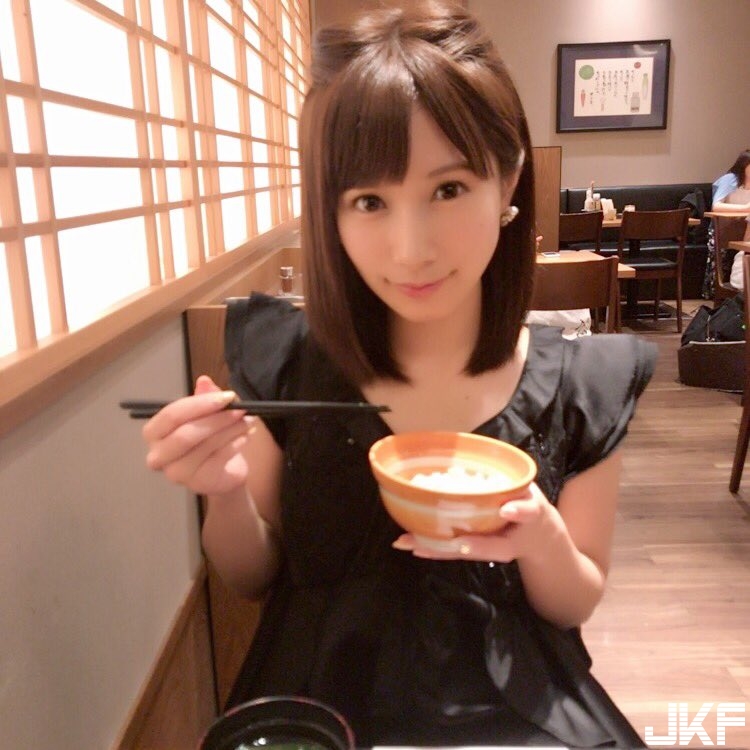 超人氣實況主居然是我女友！平常清秀模樣沒想到在螢幕內根本判若兩人&#8230;.