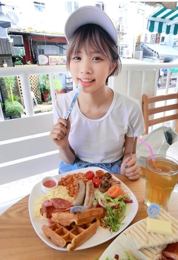 這根本是在犯罪！「甜軟爆乳小隻馬」化身兔女郎魅惑你的視神經！
