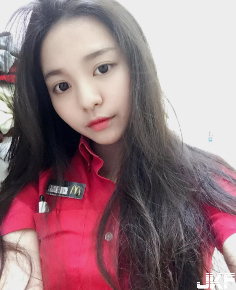 超胸麥當勞正妹！IG 只穿內衣就上鏡，網跪求她將正面轉過來&#8230;