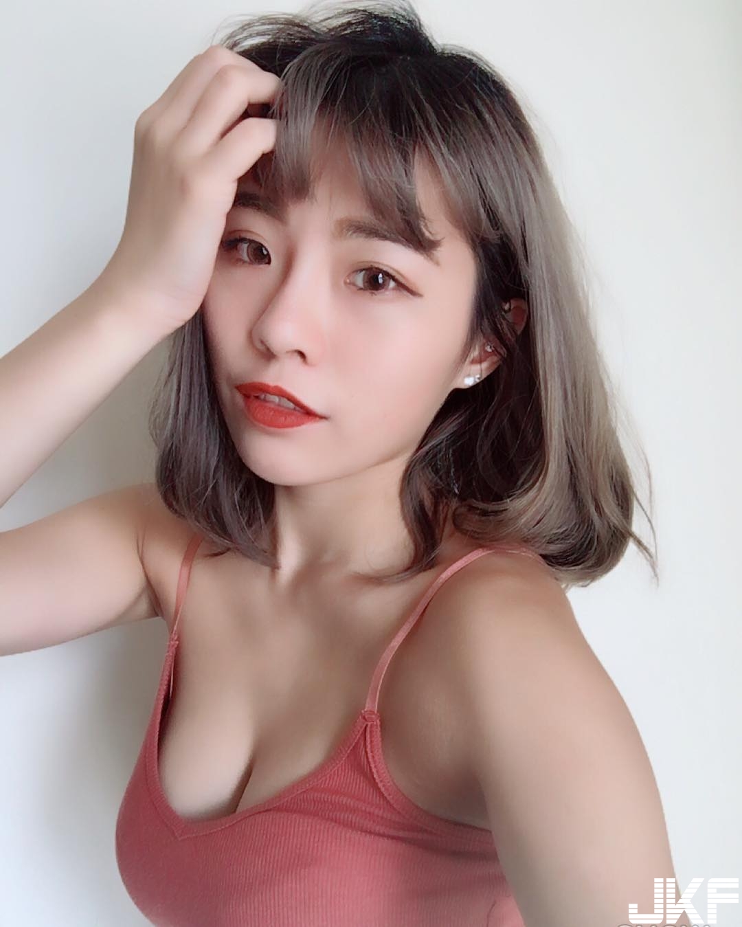 英文老師竟然是內衣麻豆！「猛爆身材」攻擊力太強！這要學生怎麼認真？