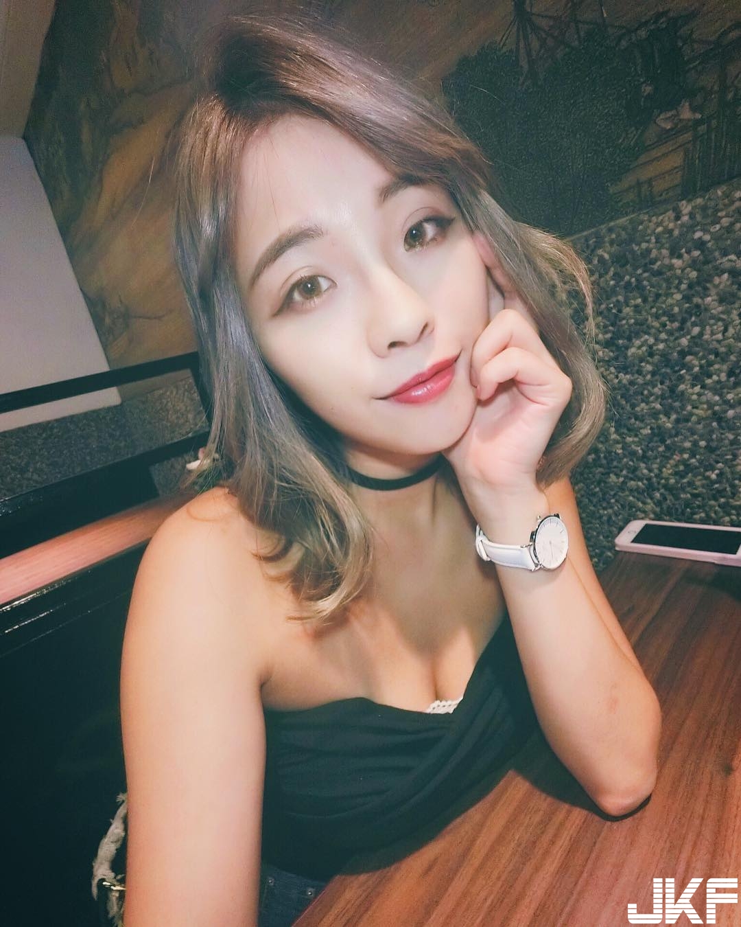 英文老師竟然是內衣麻豆！「猛爆身材」攻擊力太強！這要學生怎麼認真？