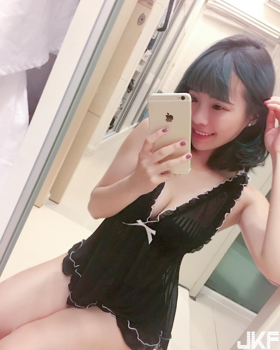 英文老師竟然是內衣麻豆！「猛爆身材」攻擊力太強！這要學生怎麼認真？